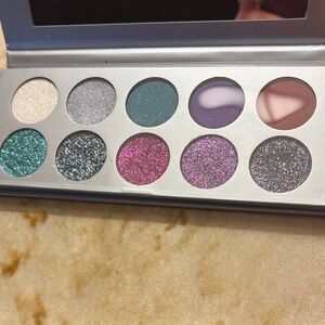 Shimmer Eyeshadow Palette with Pink and Silver Shades